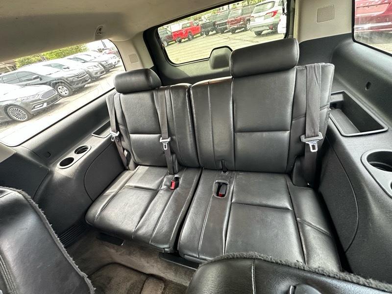 GMC Yukon Denali XL 4WD 2010
