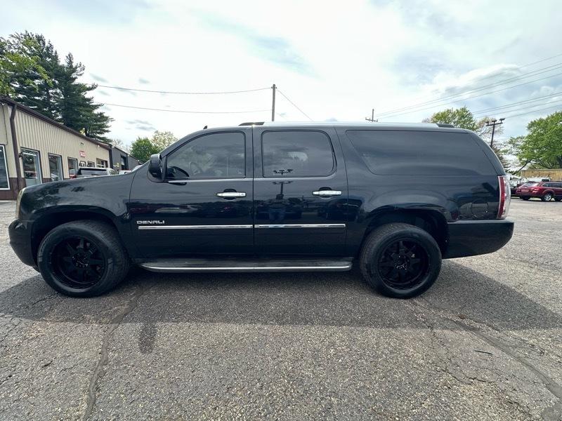GMC Yukon Denali XL 4WD 2010