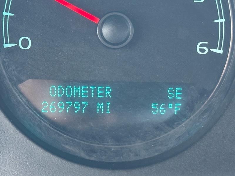GMC Yukon Denali XL 4WD 2010