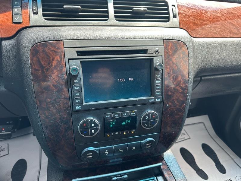 GMC Yukon Denali XL 4WD 2010