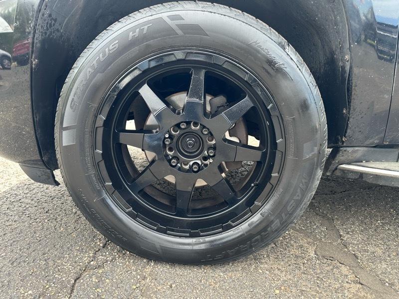 GMC Yukon Denali XL 4WD 2010