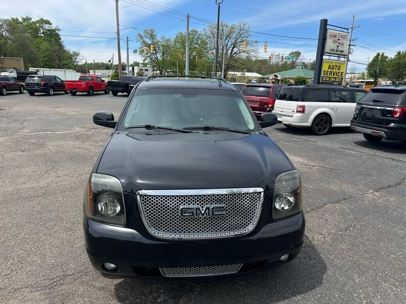 GMC Yukon Denali XL 4WD 2010