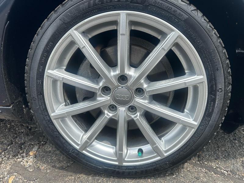 Audi A4 2.0T Sedan quattro Tiptronic 2014