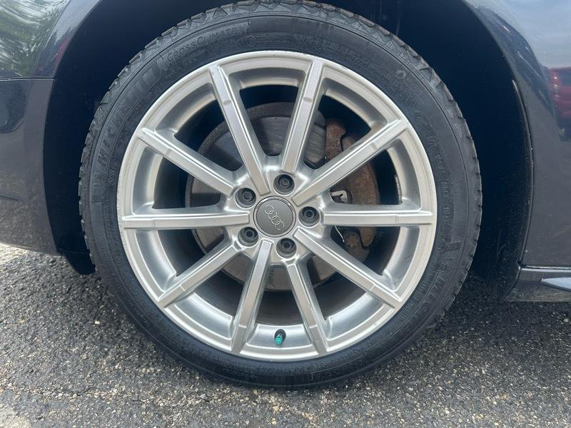 Audi A4 2.0T Sedan quattro Tiptronic 2014