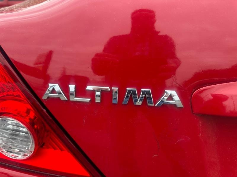 Nissan Altima 2.5 S 6M/T Coupe 2010