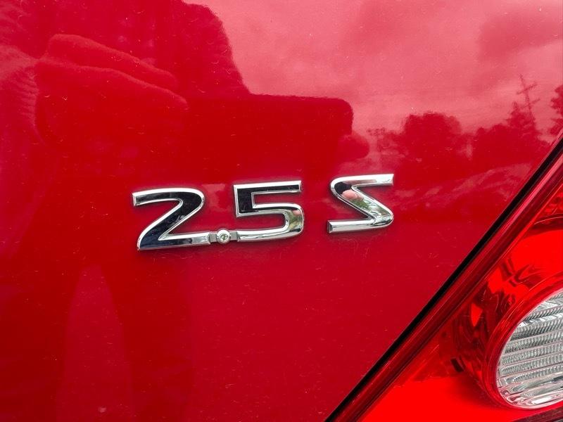 Nissan Altima 2.5 S 6M/T Coupe 2010