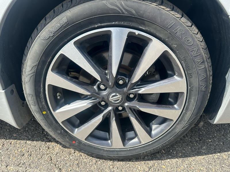 Nissan Altima 2.5 SL Sedan 2017