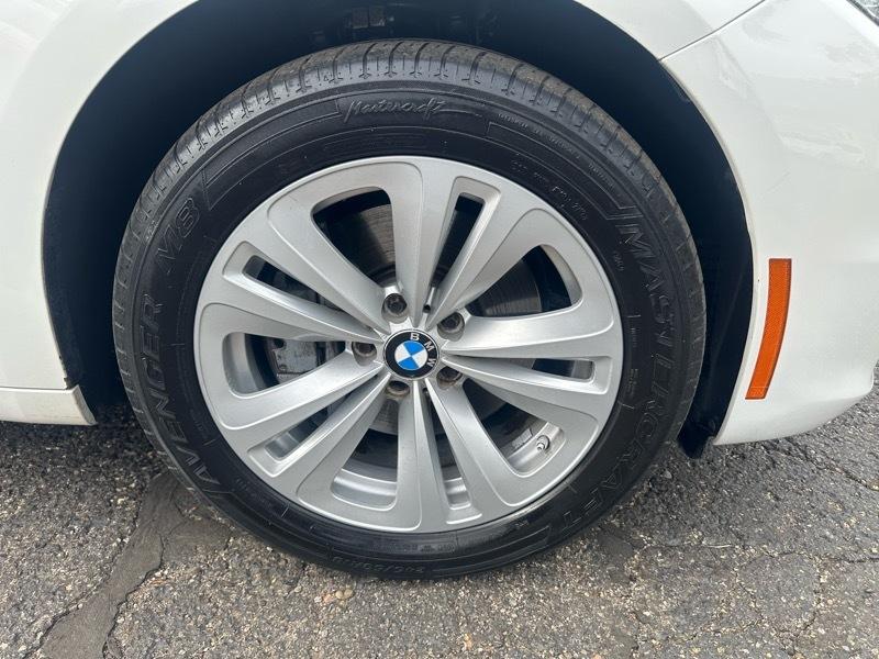 BMW 5-Series Gran Turismo 535xi GT 2014
