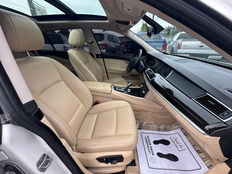 BMW 5-Series Gran Turismo 535xi GT 2014