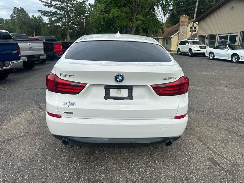 BMW 5-Series Gran Turismo 535xi GT 2014