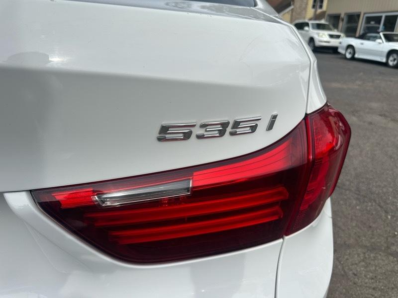 BMW 5-Series Gran Turismo 535xi GT 2014
