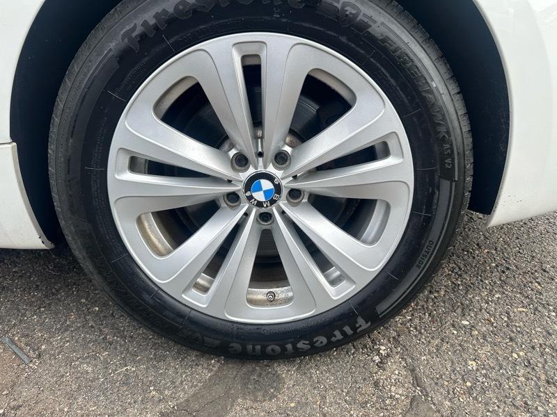 BMW 5-Series Gran Turismo 535xi GT 2014