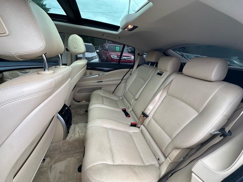 BMW 5-Series Gran Turismo 535xi GT 2014