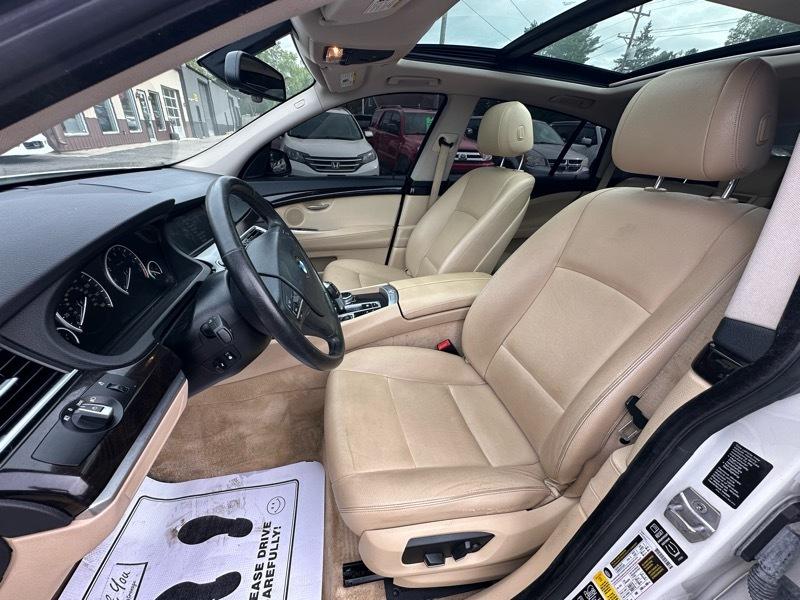 BMW 5-Series Gran Turismo 535xi GT 2014