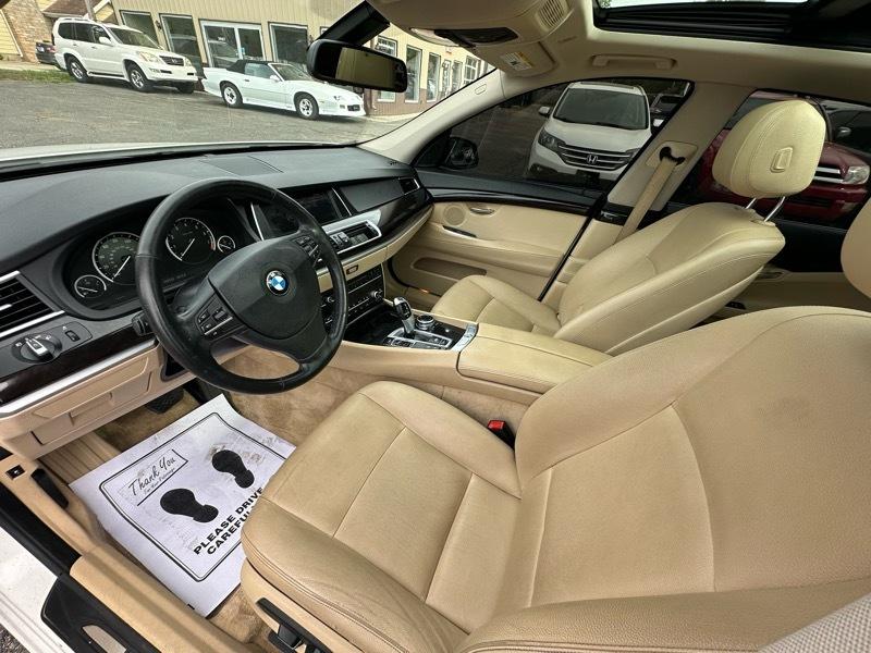 BMW 5-Series Gran Turismo 535xi GT 2014