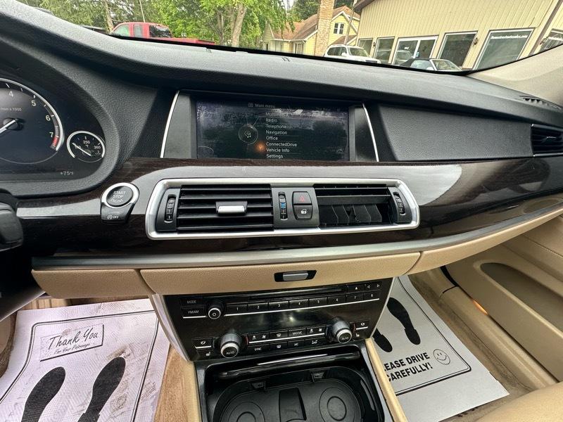 BMW 5-Series Gran Turismo 535xi GT 2014