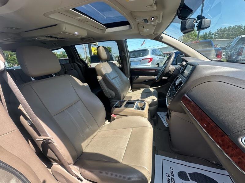 Chrysler Town & Country  2012