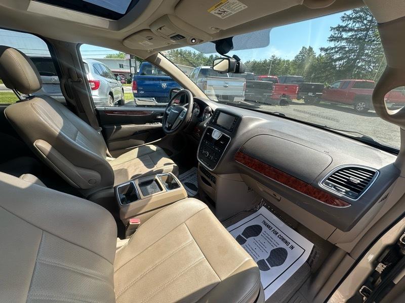 Chrysler Town & Country  2012
