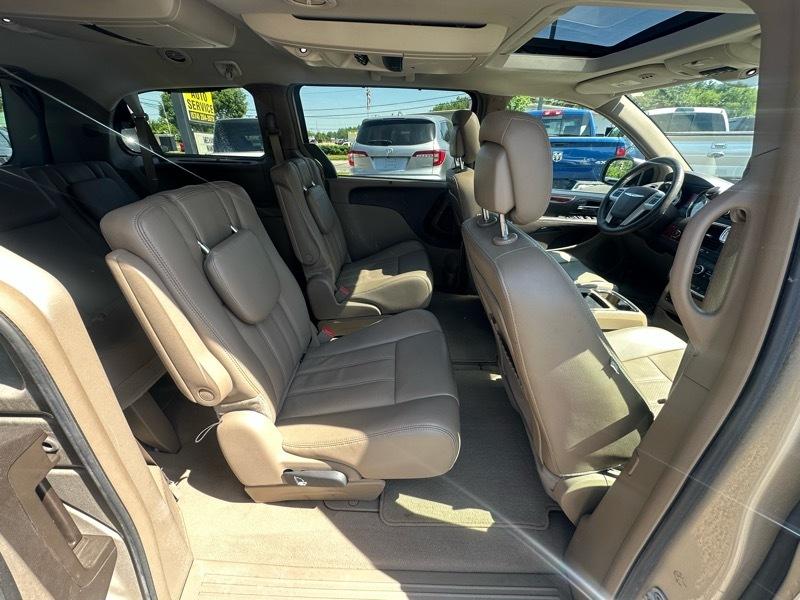 Chrysler Town & Country  2012