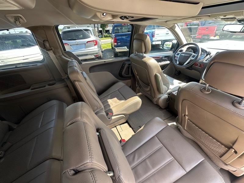 Chrysler Town & Country  2012