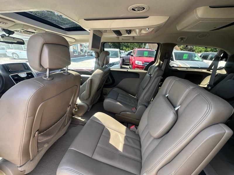 Chrysler Town & Country  2012