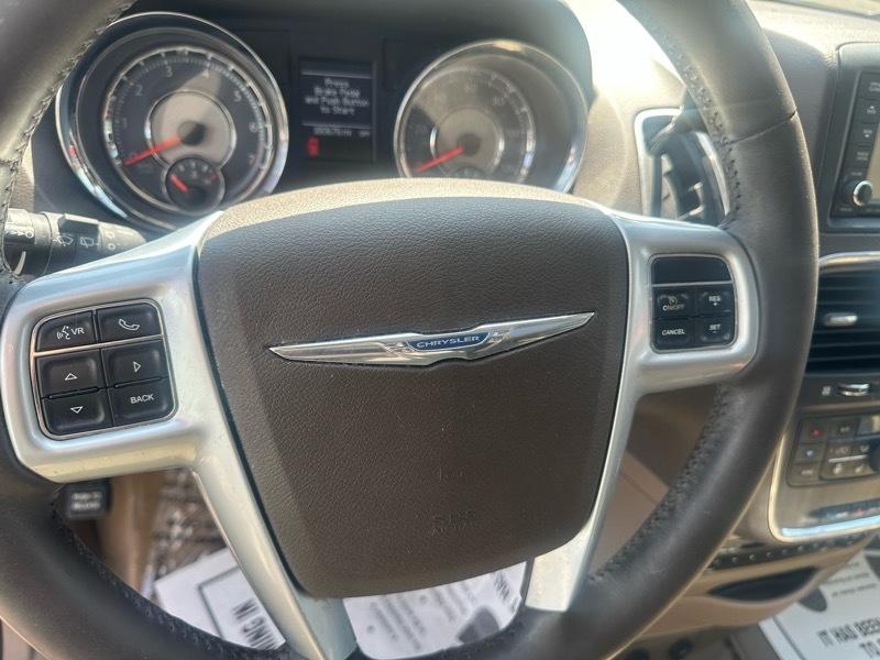 Chrysler Town & Country  2012
