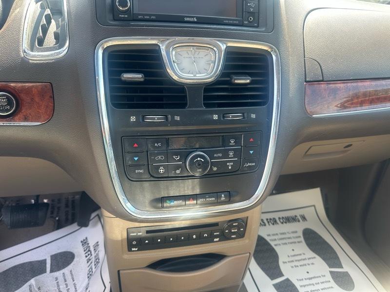 Chrysler Town & Country  2012
