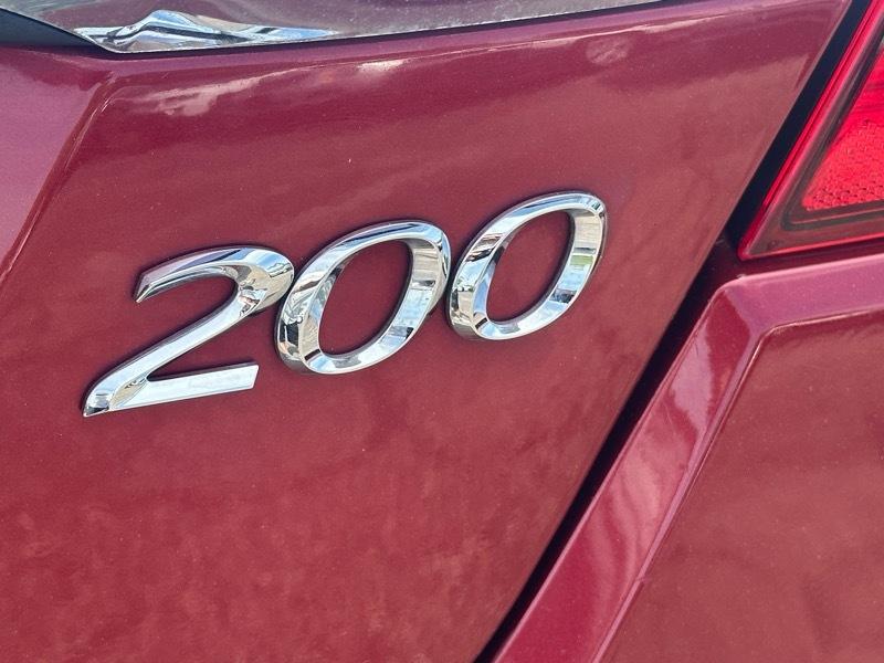 Chrysler 200  2013