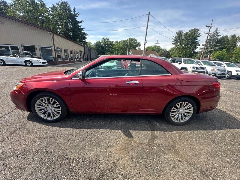 Chrysler 200  2013