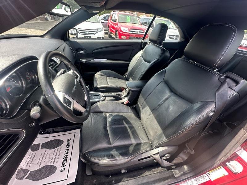 Chrysler 200  2013