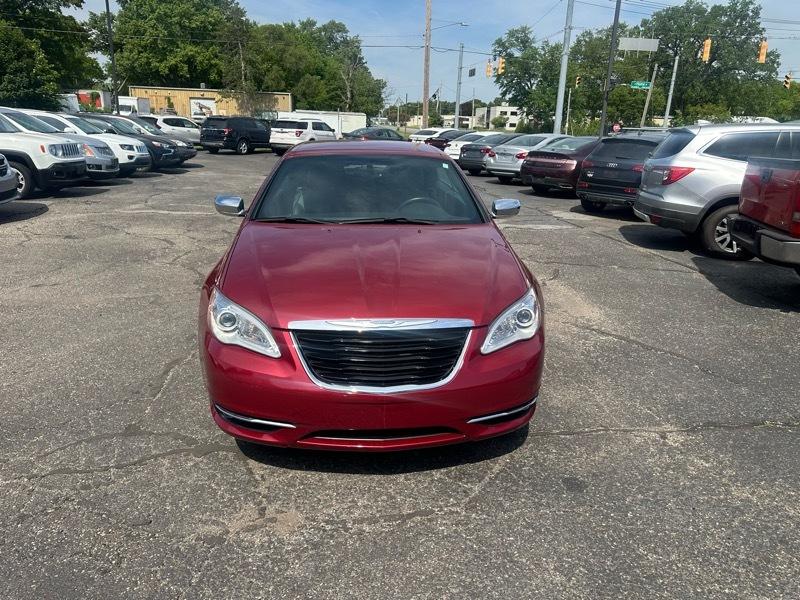 Chrysler 200  2013