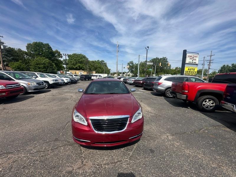 Chrysler 200  2013