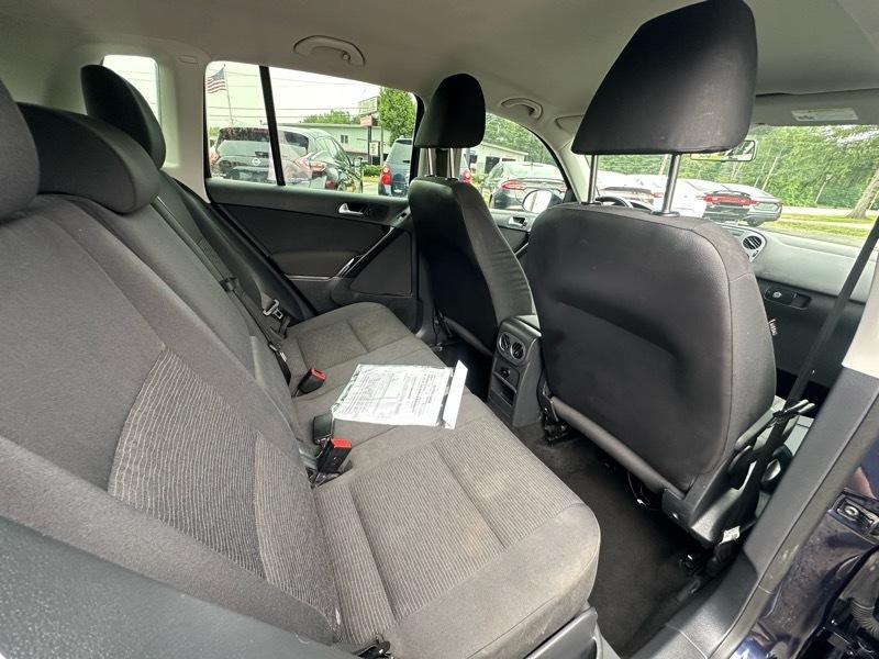 Volkswagen Tiguan S 2015
