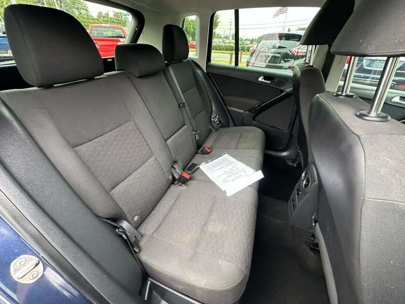 Volkswagen Tiguan S 2015