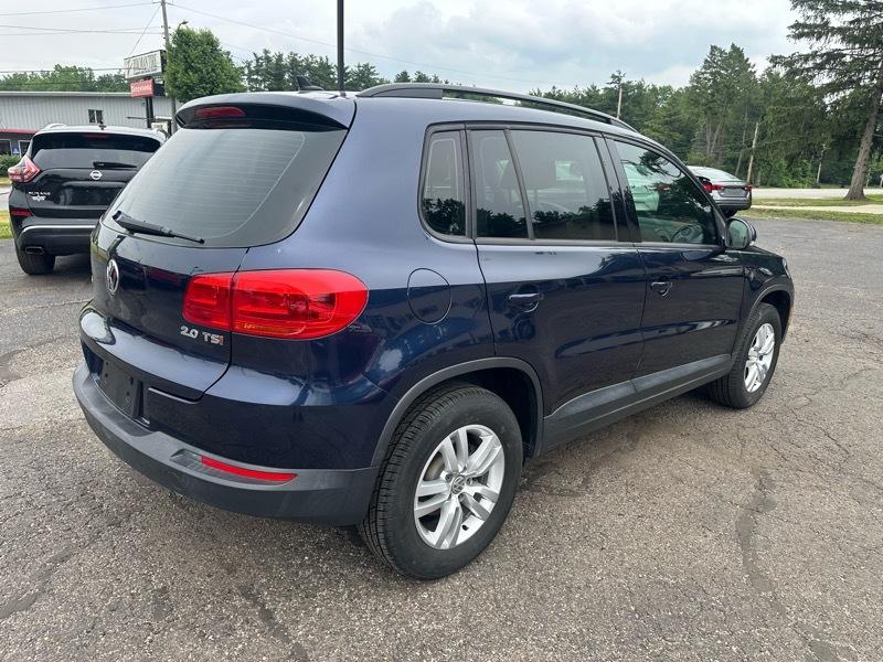 Volkswagen Tiguan S 2015