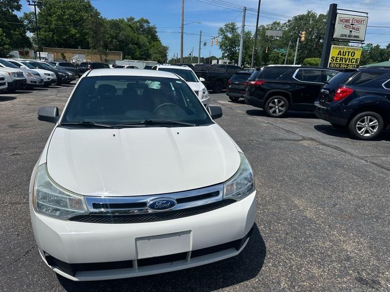 Ford Focus SE Sedan 2011