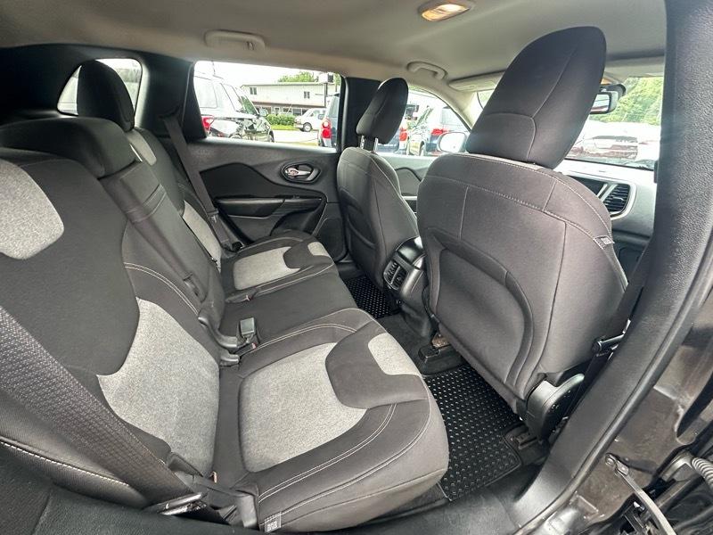Jeep Cherokee Latitude FWD 2014
