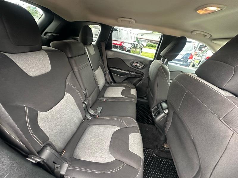 Jeep Cherokee Latitude FWD 2014