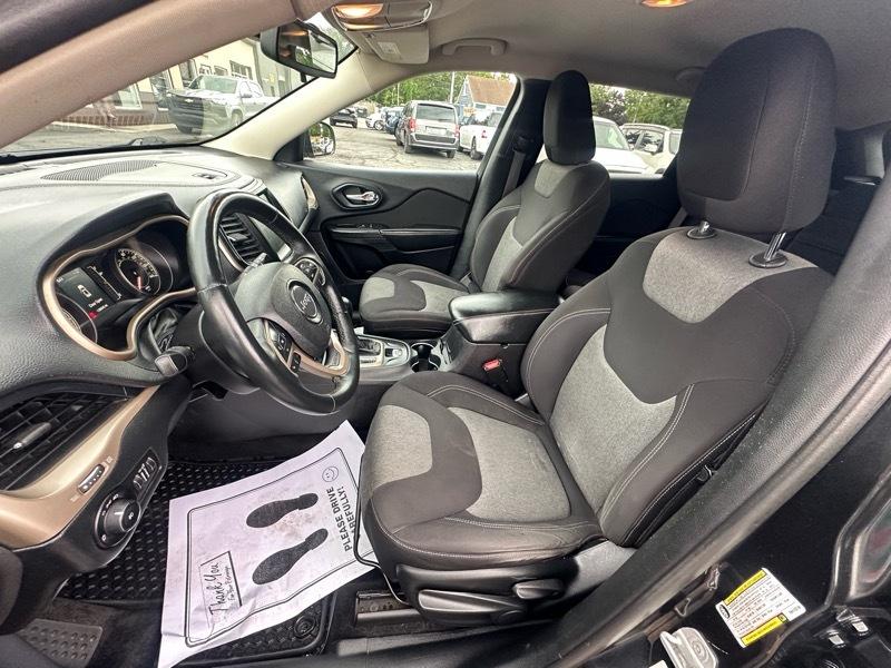 Jeep Cherokee Latitude FWD 2014