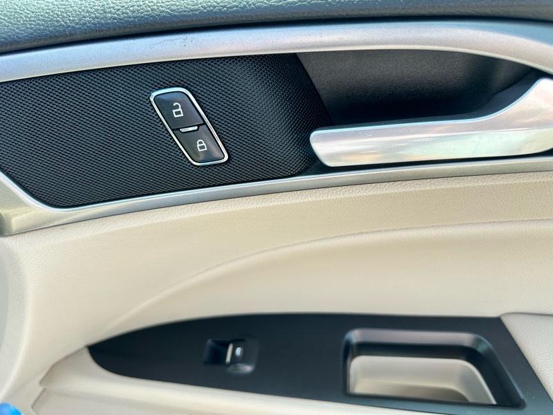 Ford Fusion SE 2017