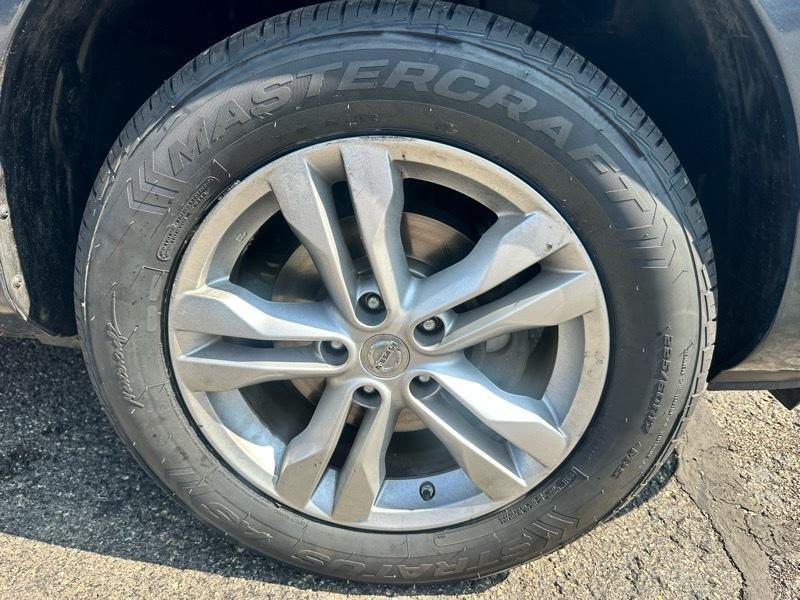 Nissan Rogue S AWD 2013