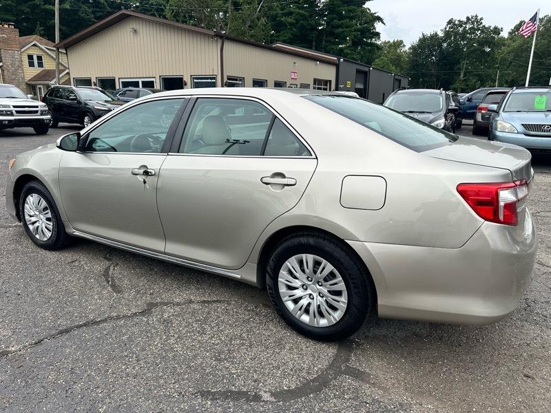 Toyota Camry LE 4D Sedan 2014