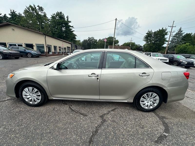 Toyota Camry LE 4D Sedan 2014