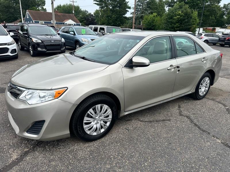 Toyota Camry LE 4D Sedan 2014