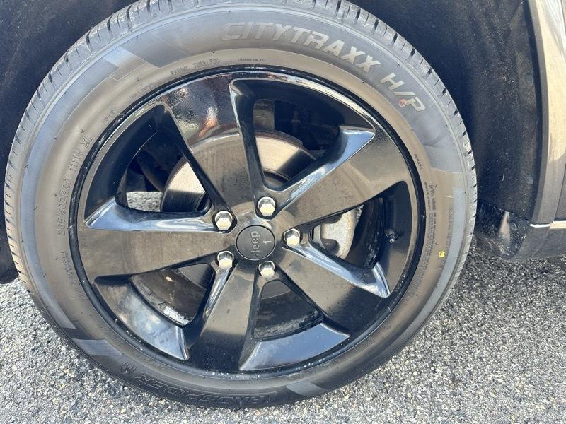 Jeep Grand Cherokee Laredo 4WD 2015
