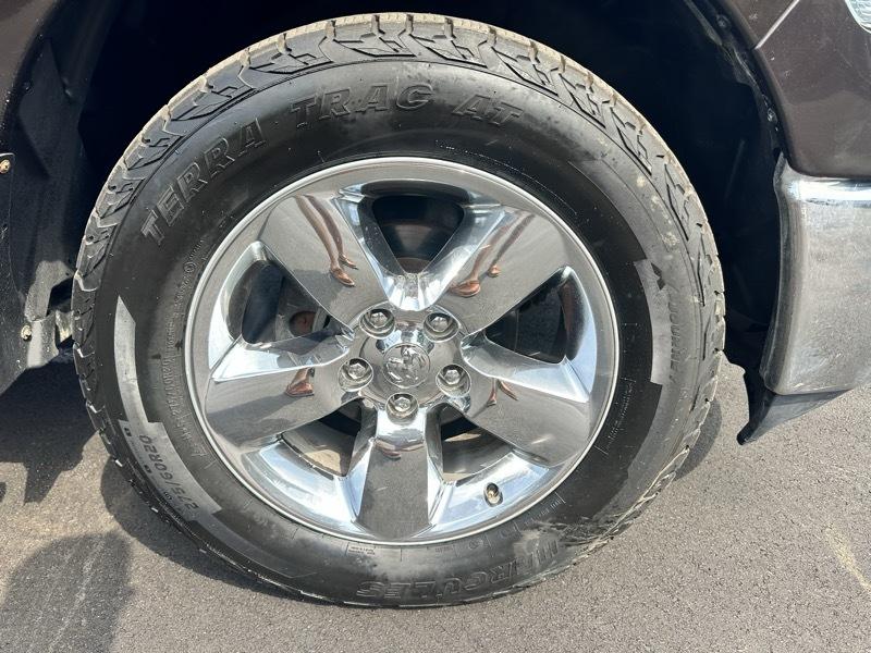 RAM 1500 SLT Crew Cab SWB 4WD 2017