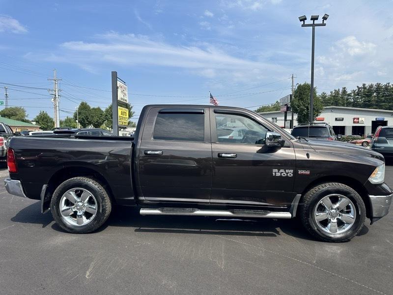 RAM 1500 SLT Crew Cab SWB 4WD 2017