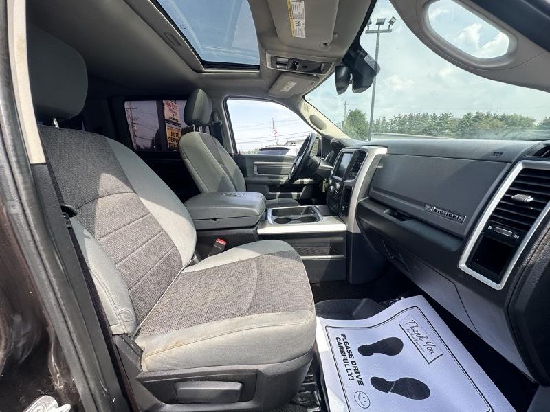 RAM 1500 SLT Crew Cab SWB 4WD 2017