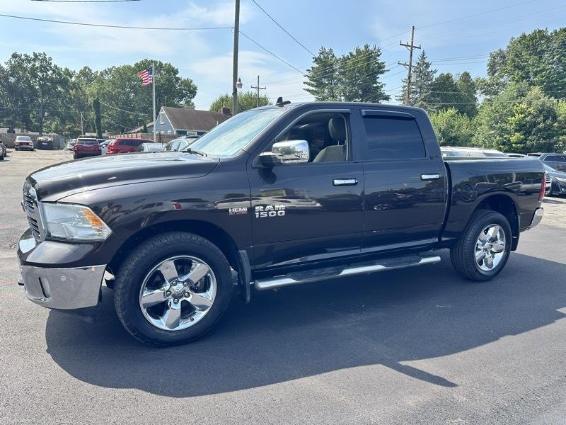 RAM 1500 SLT Crew Cab SWB 4WD 2017