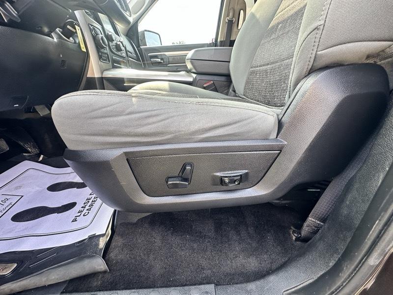 RAM 1500 SLT Crew Cab SWB 4WD 2017